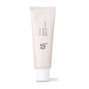 Hvid tube med sort og rød tekst, Beauty of Joseon Relief Sun: Rice + Probiotics SPF50+ PA++++.