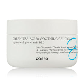 Hvid krukke med teksten "Green Tea Aqua Soothing Gel Cream" og en liste over ingredienser.