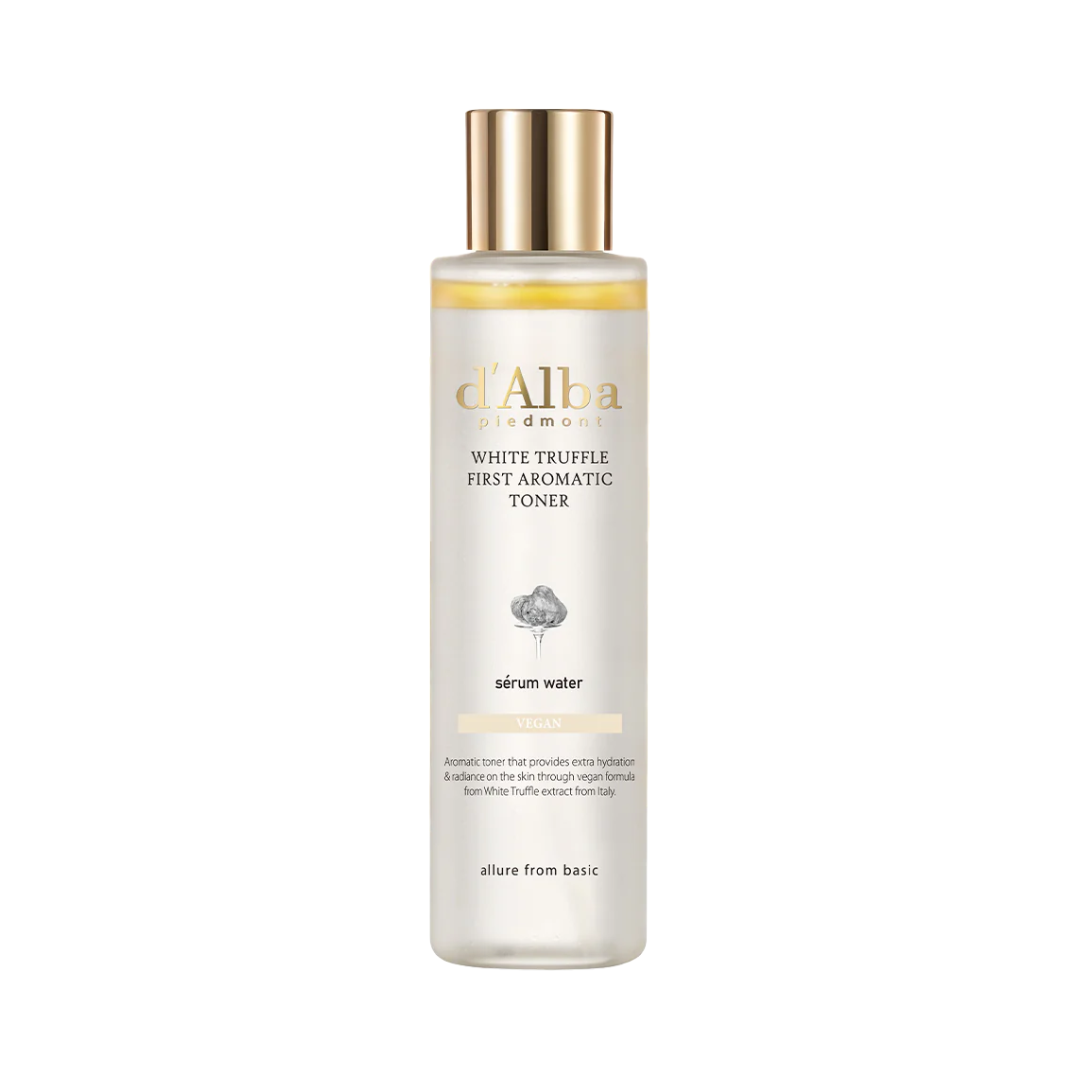 d'Alba White Truffle First Aromatic Toner i klar flaske med guldlåg og elegant skrift.