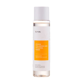 Klar flaske med hvidt låg, orange etiket med "Vitamin Hyaluronic Acid Vitalizing Toner" af iUNIK.