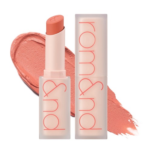 Rom&nd Zero Matte Lipstick i lys nude farve, med mat finish og lyserød skrift på emballagen.