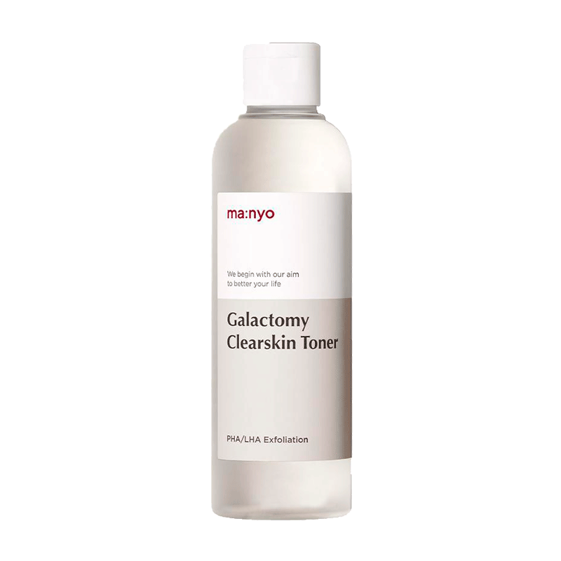 Flaske med Manyo Galactomy Clear Skin Toner. Hvid etiket med rød tekst "ma:noy" og produktnavn.