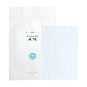 Pakke med Pyunkang Yul Acne Spot Patch Super Thin og et ark med runde, gennemsigtige plastre.